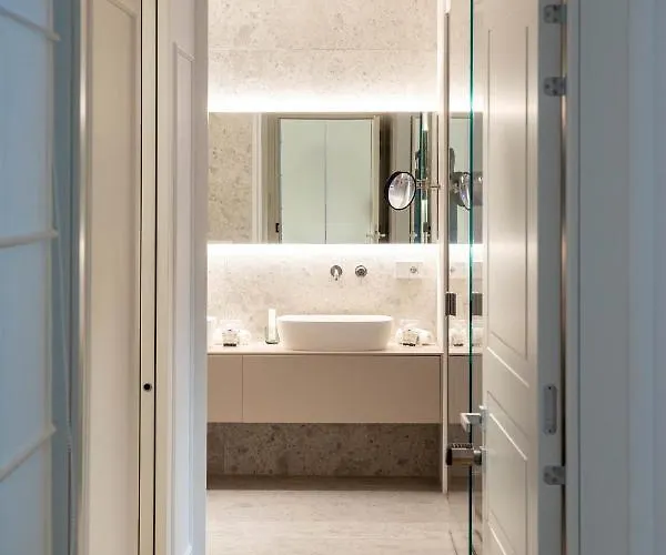 Donna Giacinta Luxury Bari